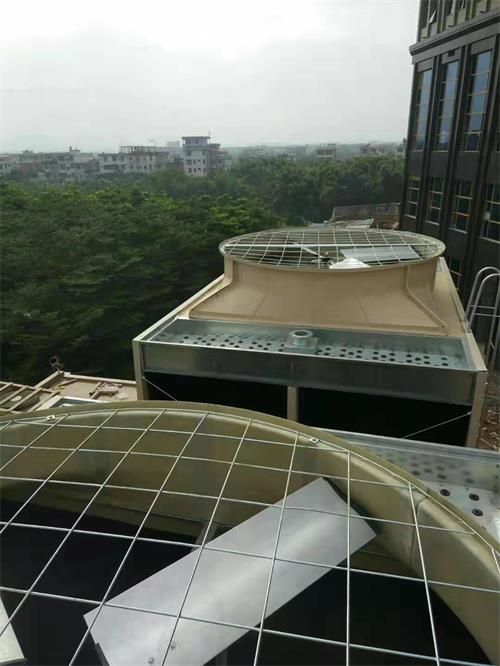 <a href=http://www.hengtong888.cn target=_blank class=infotextkey>工業冷卻塔</a>風機故障維修